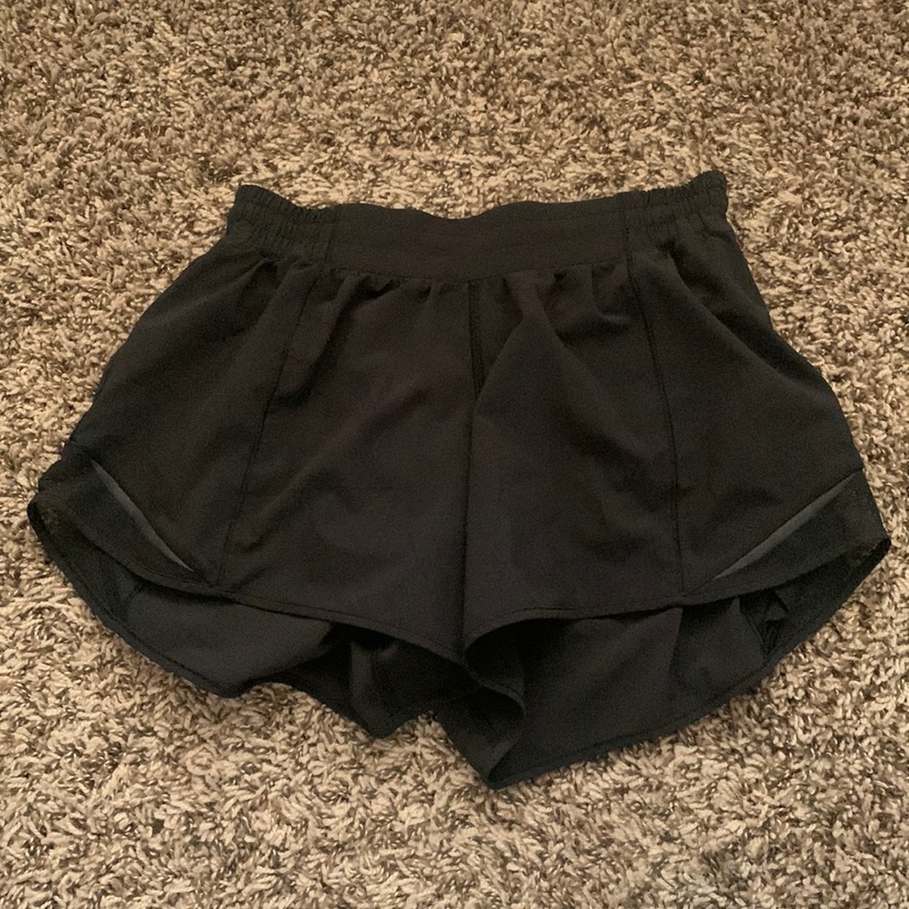 Lululemon size 6 tall shorts